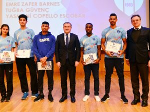 Osman Aşkın Bak, Enka Ödül Törenine Katıldı