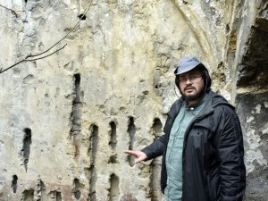 Gümüşhane’de Henüz Tescillenmemiş ‘Mavran Hamamı’ Dikkat Çekiyor