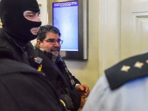 Türkiye, Terörist Başının Peşini Bırakmıyor