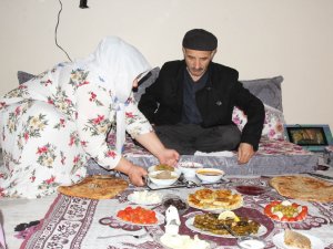 6 Ay Ömür Biçilen Eşine 8 Yıldır Gözü Gibi Bakıyor