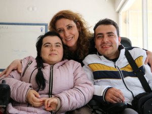 Binlerce Engellinin Annesi Oldu