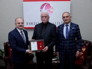 İşadamından Tsk Güçlendirme Vakfı’na 1 Milyon Bağış