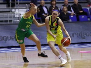 Fenerbahçe Sahasında Sopron’a Mağlup Oldu