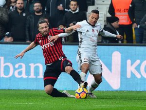 İlk Yarıda Gol Yok