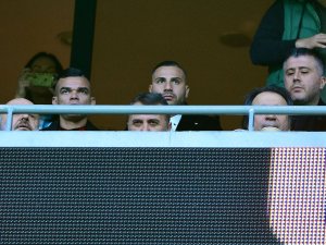 Portekizliler Tribünde