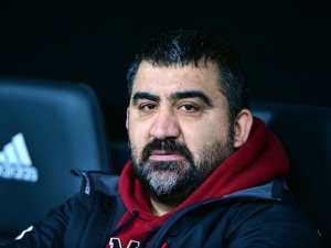 "Şenol Güneş Oyuncunun Önünü Net Şekilde Kesti"