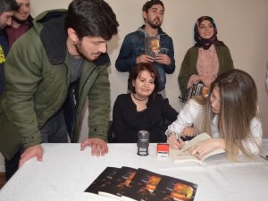 Kendisi Gibi Olan Hastaların Hayatını Kolaylaştırmak İçin Kitap Yazdı