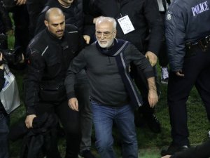 Yunanistan’da Liglere Ara Verildi