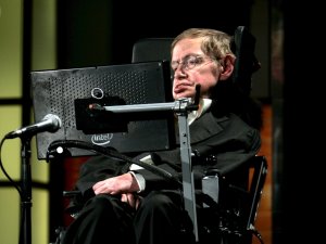 Stephen Hawking Hayatını Kaybetti