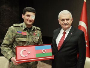 Başbakan Yıldırım Karabağ Gazisiyle Görüştü