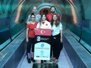 Şahika Ercümen, Dünyanın En Derin Havuzuna Daldı