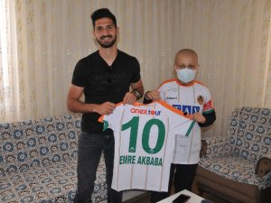 Emre Akbaba’dan Duygulandıran Sürpriz