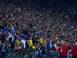 Tribünlerde Ali Koç Sesleri