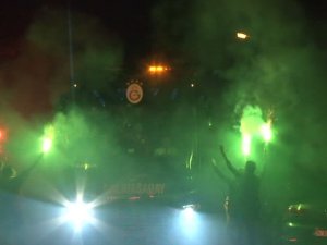 Derbi Sonrası Galatasaray’a Coşkulu Karşılama