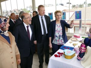 Gümrükçüoğlu, "Yaşlılar Bizim Baş Tacımızdır"