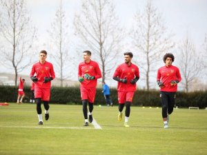Fenerbahçe Maçında Kalede Kim Olacak ?