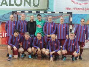 Trabzonspor’un Efsanelerinin Yer Aldığı Salon Futbol Turnuvası Sona Erdi