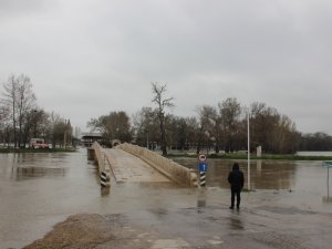 Tunca Nehri’nde ‘Kırmızı Alarm’ Devam Ediyor