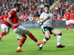 İlk Yarı Sessiz Bitti