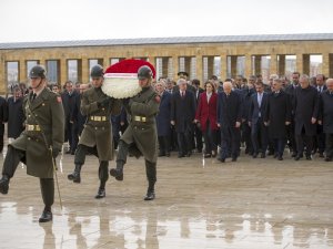 Bahçeli, Myk Ve Mdk Üyeleri İle Anıtkabir’de