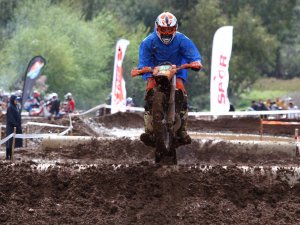 Motosikletçiler Fethiye’de Çamurla Savaştı