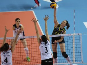 Eczacıbaşı Vitra Fenerbahçe’yi Eledi