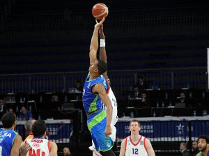Anadolu Efes Evinde Galip