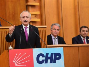 "Sanatçı Özgürdür, Herkesi Eleştirir Yeri Geldiğinde"