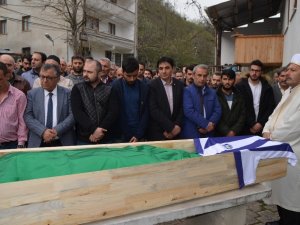 Kaldırımda Yürürken Kafasına Mermer Düşmesi Sonucu Hayatını Kaybeden Eski Futbolcu Son Yolculuğuna Uğurlandı