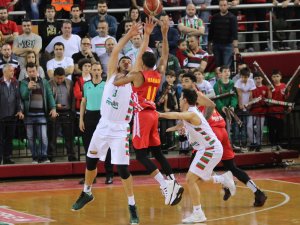 Pınar Karşıyaka: 65 – Ucam Murcia: 79