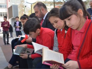 Görele’de 54. Kütüphane Haftası Meydanda Kitap Okunarak Kutlandı