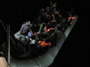 İzmir’de 49 Kaçak Göçmen Yakalandı