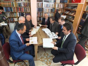 Muhtarlık Binasını Kütüphaneye Dönüştürdü