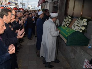 Trabzon Ticaret Borsası Eski Başkanı Köleoğlu Son Yolculuğuna Uğurlandı