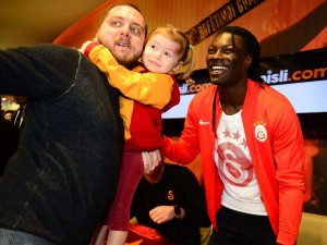 Bafetimbi Gomis Taraftarlarla Buluştu