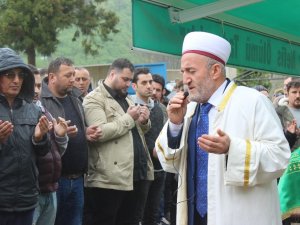 Belçika’da Cinayete Kurban Giden Anne İle Kızı Giresun’da Toprağa Verildi