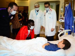 Bafetimbi Gomis’ten Anlamlı Destek