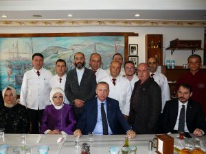 Erdoğan Tarihi Köftecide Yemek Yedi