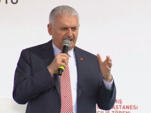 Başbakan Yıldırım, Macron’a Yüklendi