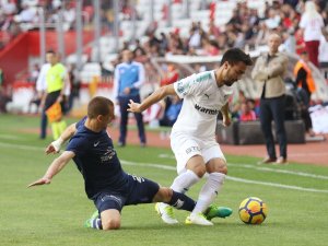 Antalyaspor Bursa’yı 2 Golle Geçti