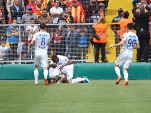 Kasımpaşa İzmir’de Güldü