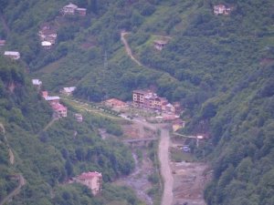 47 Kişiye Mezar Olan Beşköy’de Facianın Üzerinden 20 Yıl Geçti