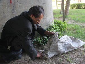 Taş Toplayan Adamın Bahanesi Şaşırttı