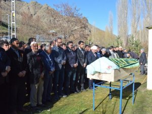 Fren Boşalan Kamyonetin Altında Kalarak Hayatını Kaybeden Üniversite Öğrencisi Genç Kıza Son Görev