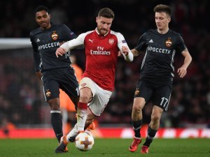 Arsenal, Yarı Finale Göz Kırptı