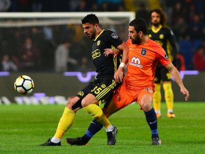 İlk Yarı Başakşehir Üstünlüğüyle Bitti