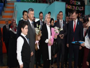 Güneysu'da Otizm Farkındalık Etkinliği Düzenlendi