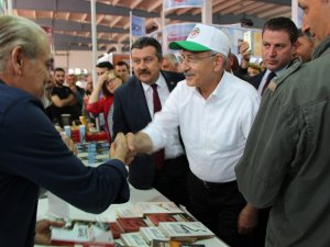 Kılıçdaroğlu Amasya’da Kitap Fuarını Dolaştı