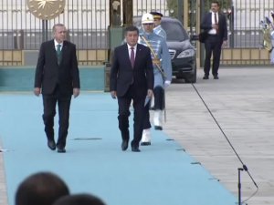 Cumhurbaşkanı Erdoğan’dan Kırgız Mevkidaşına Resmi Karşılama