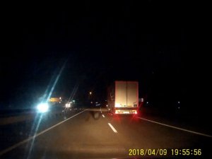 Tır’ın Lastiği Yerinden Çıktı Kaza Ucuz Atlatıldı